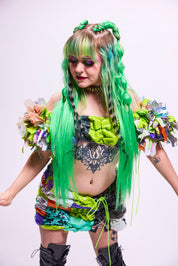 woman with sprout green braiding hair