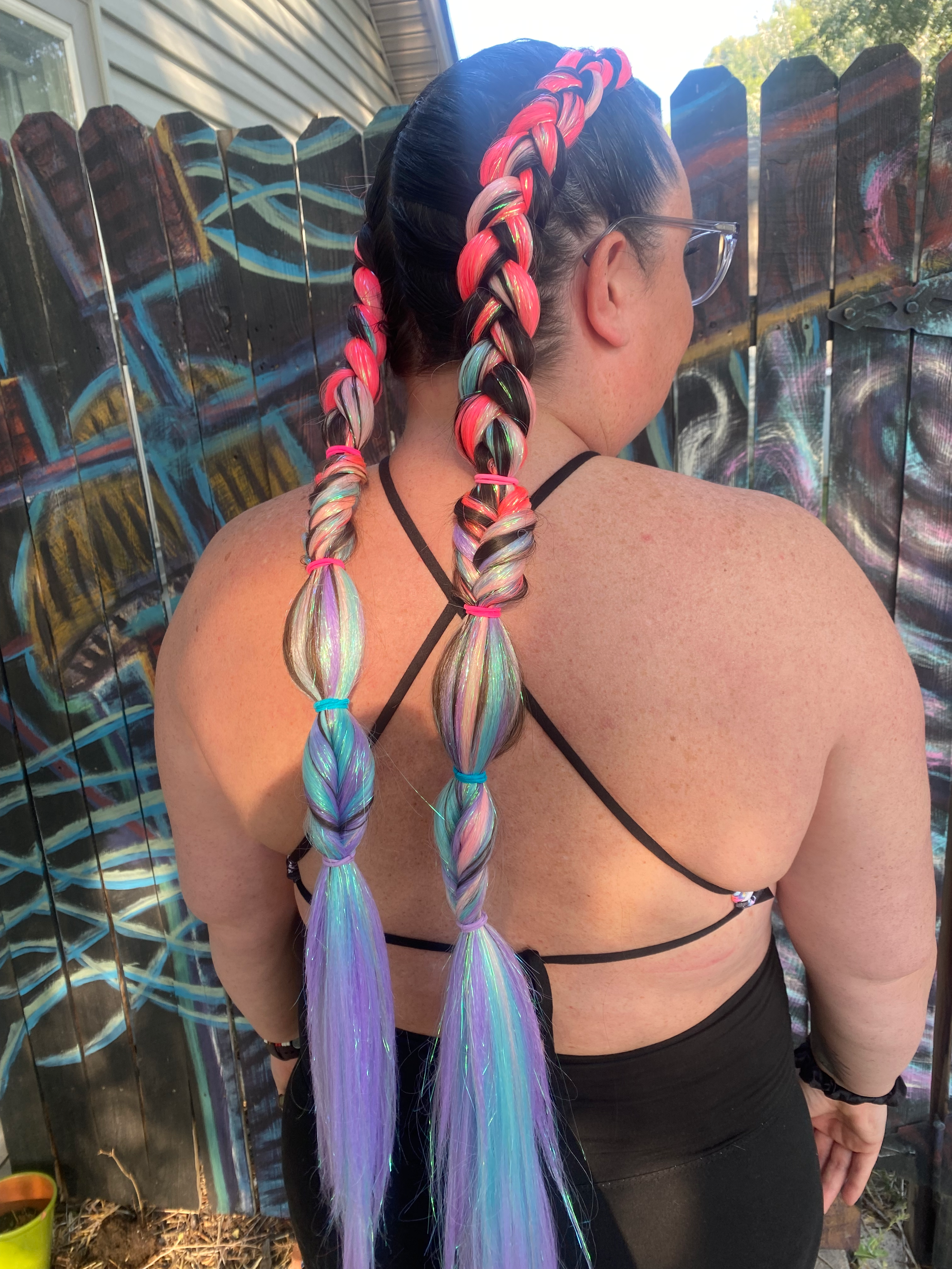 starla_high_tech_ombre_pink_silver_festival_braiding_hair.png